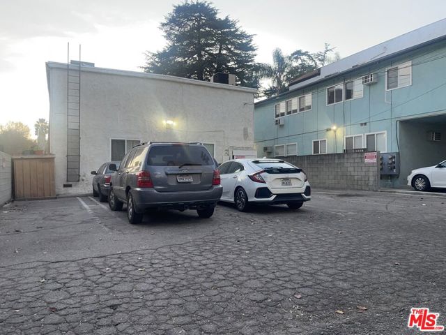 4323 Van Nuys Boulevard, Sherman Oaks CA: https://media.crmls.org/mediaz/6d18605f-71a5-40cf-a093-1b9a12897be4.jpg