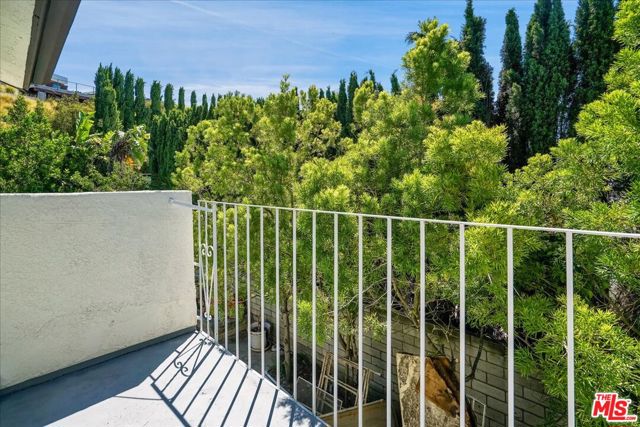7900 Zeus Drive, Los Angeles CA: https://media.crmls.org/mediaz/6d18648b-1a05-444b-8ff3-6af4f437d57b.jpg
