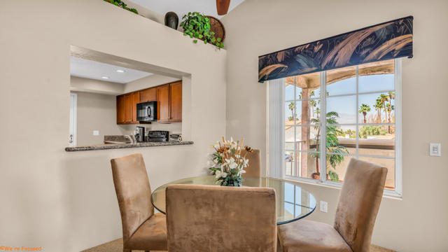 292 Desert Falls E Drive, Palm Desert CA: https://media.crmls.org/mediaz/6d186d5a-4d16-46a7-bb72-54307d48f727.jpg