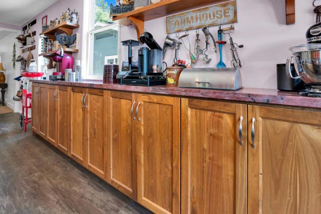 2165 Cox Road, Aptos CA: https://media.crmls.org/mediaz/6d18a0e4-6bd9-4275-9b8b-85f40a142afa.jpg