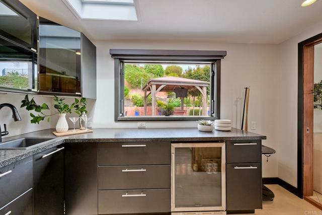 Detail Gallery Image 13 of 35 For 1855 Magdalene Way, San Diego,  CA 92110 - 4 Beds | 2 Baths