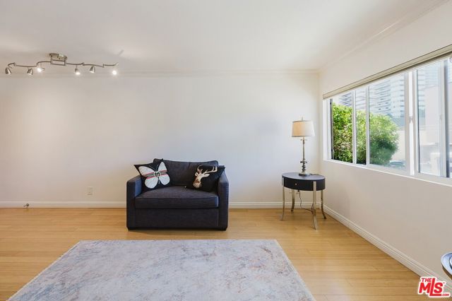 Drew Fenton | 1154 S Barrington Avenue Los Angeles CA | MLS: 7477446