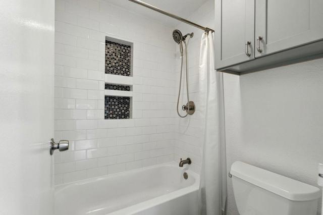 381 Half Moon Lane, Daly City CA: https://media.crmls.org/mediaz/6d19aedb-ee90-47f3-bae4-207392673d2e.jpg