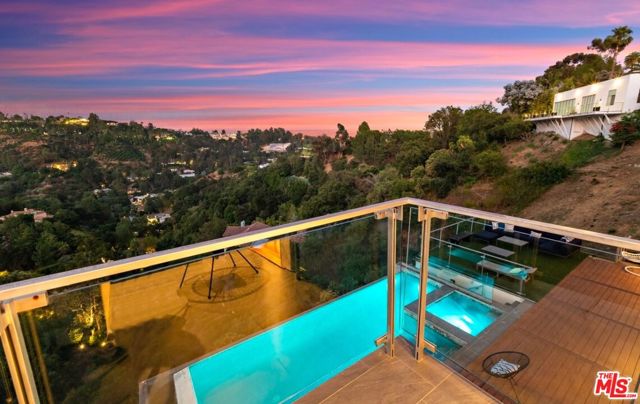 1018 Stradella Road, Los Angeles CA: https://media.crmls.org/mediaz/6d1a46cf-5597-426f-8cc7-916537586fb8.jpg