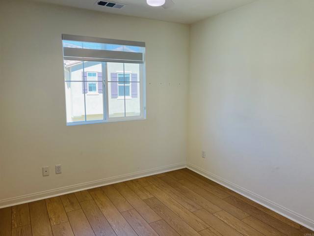 Detail Gallery Image 39 of 59 For 530 Longmeadow St, Vista,  CA 92081 - 3 Beds | 2/1 Baths