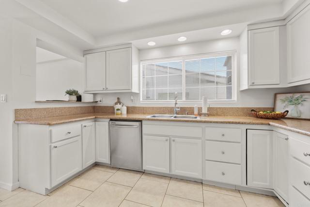 Detail Gallery Image 13 of 39 For 6865 Airoso Ave, San Diego,  CA 92120 - 3 Beds | 2 Baths