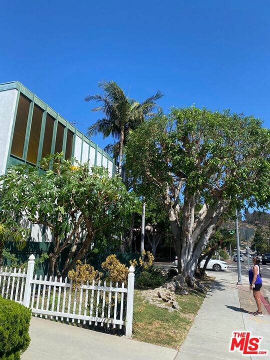 4244 Duquesne Avenue #9