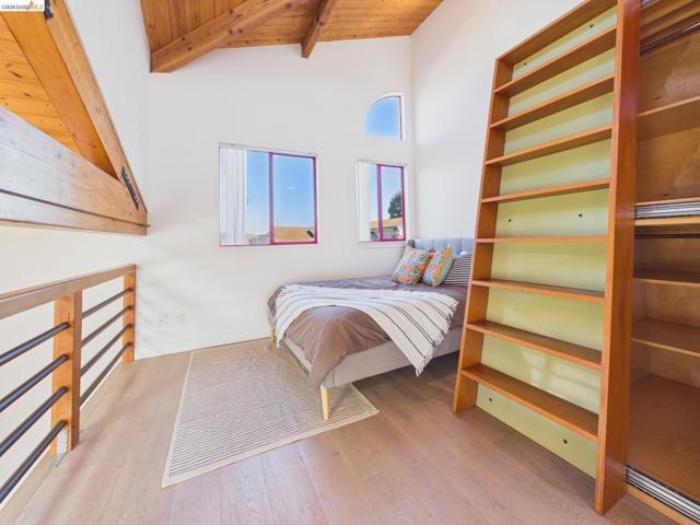 Image 17 of 38 For 2932 Filbert St 2