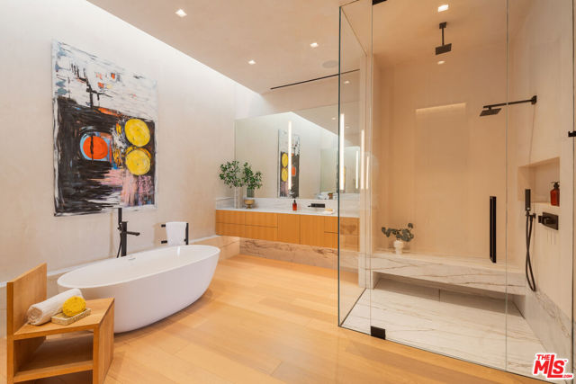 1520 Carla, Beverly Hills CA: https://media.crmls.org/mediaz/6d1cb222-3ef2-42ca-a290-6f288df4c82f.jpg