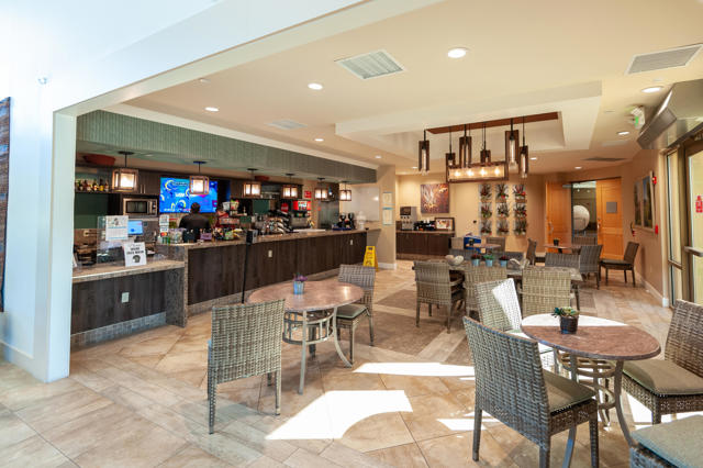 81463 Joshua Tree Court, La Quinta CA: https://media.crmls.org/mediaz/6d1cd43a-4c11-4df6-907d-e4398ad2d183.jpg