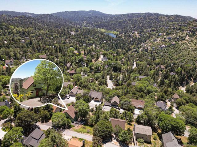 1141 Grass Valley Road, Lake Arrowhead CA: https://media.crmls.org/mediaz/6d1e29a0-33bd-4794-a5db-d8ef7dcbab7c.jpg