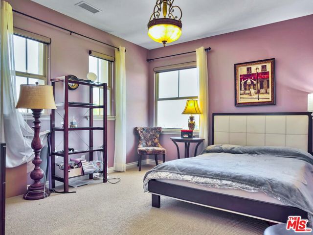 2882 Rainfield Avenue, Westlake Village CA: https://media.crmls.org/mediaz/6d1e7d7d-3b16-4b56-9957-b159f23b747b.jpg