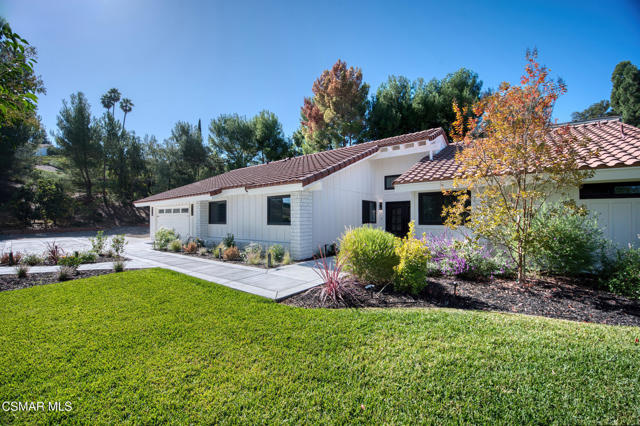 674 Lautrec Court, Thousand Oaks CA: https://media.crmls.org/mediaz/6d1e917c-c7d4-4f0c-bed9-34c88962cc2b.jpg