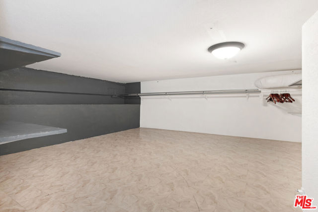 1239 S Orange Drive, Los Angeles CA: https://media.crmls.org/mediaz/6d1f3229-288e-41b0-b5ca-23bae1abc3b3.jpg