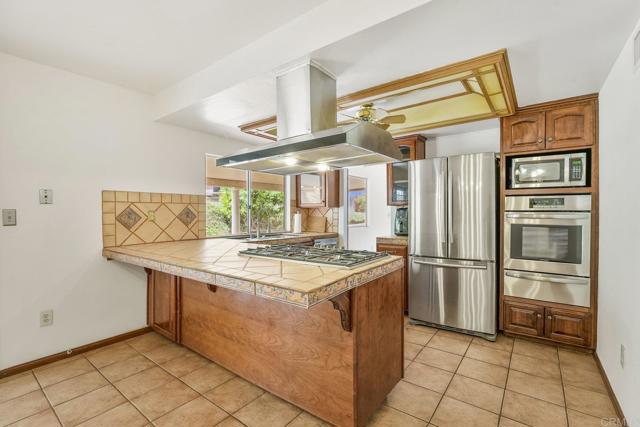 1904 Grove Road, El Cajon CA: https://media.crmls.org/mediaz/6d1f4726-eb91-40f2-ad4c-61cd0182373e.jpg
