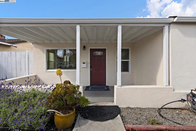 633 N P St, Livermore CA: https://media.crmls.org/mediaz/6d1f8c4e-faa5-428a-8363-1a6ee5157671.jpg