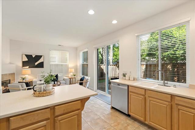 105 Estrada Drive, Mountain View CA: https://media.crmls.org/mediaz/6d1f9e23-1c3a-4bd7-85e5-7db7392ea3e4.jpg