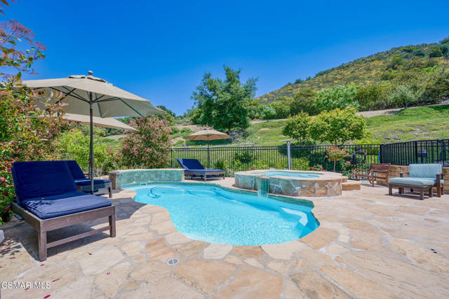 650 Astera Court, Newbury Park CA: https://media.crmls.org/mediaz/6d2069bb-9c85-467c-8a54-963de7f4dffb.jpg