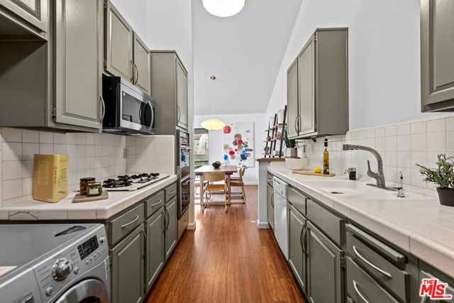1887 Greenfield Avenue, Los Angeles CA: https://media.crmls.org/mediaz/6d20c606-7204-43e2-991b-3c196501a222.jpg