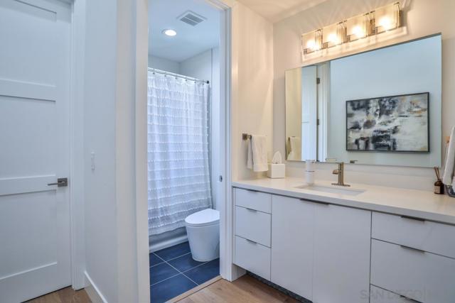 Image 20 of 71 For 4545 Newport Avenue