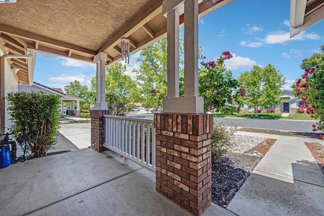 6997 Foxtail Dr, Livermore CA: https://media.crmls.org/mediaz/6d22194b-ff64-43a4-8f6f-3f2c9737881d.jpg