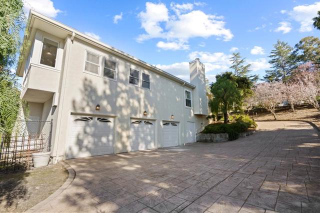 46 Eugenia Way, Hillsborough CA: https://media.crmls.org/mediaz/6d22a9da-46ab-4ac7-8a22-0986f7ab5121.jpg