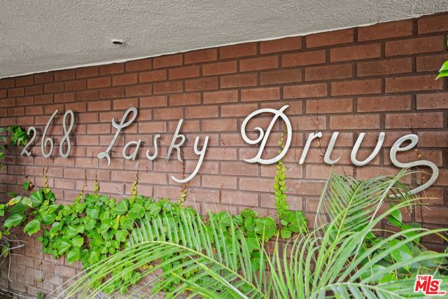 268 Lasky Drive, Beverly Hills, California 90212, 2 Bedrooms Bedrooms, ,2 BathroomsBathrooms,Condominium,For Sale,Lasky,24406421