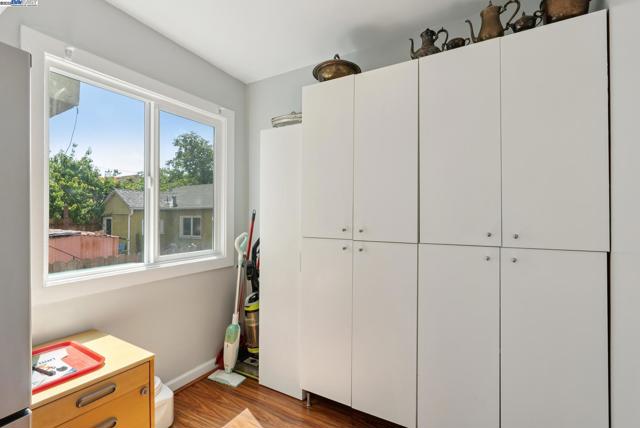 1706 Fairview St, Berkeley CA: https://media.crmls.org/mediaz/6d235138-9338-4156-84be-41941c4b18dd.jpg
