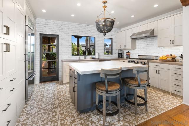 7344 Olivetas Ave, La Jolla CA: https://media.crmls.org/mediaz/6d2362b6-101a-4780-ae75-6695bcf0b8ca.jpg