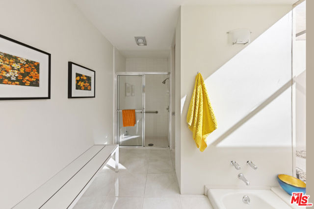 6 Cody Court, Rancho Mirage CA: https://media.crmls.org/mediaz/6d24b4f1-11ff-445d-aebc-c5745991e6f4.jpg