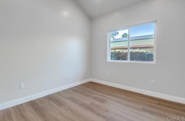 Image 31 of 75 For 5044 Guava Avenue