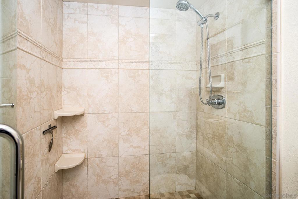 https://media.crmls.org/mediaz/6d255217-03fc-4e2d-a2d6-855230c17be4.jpg?preset=X-Large