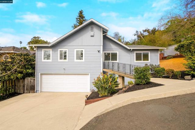 307 Ash, El Sobrante CA: https://media.crmls.org/mediaz/6d2569fc-7959-4ee0-8b95-65ff69400aba.jpg