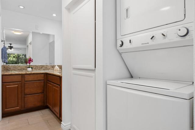 Detail Gallery Image 19 of 42 For 333 Melrose Dr. #F,  Vista,  CA 92083 - 1 Beds | 1 Baths