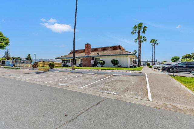 200 Burnett Avenue, Morgan Hill CA: https://media.crmls.org/mediaz/6d265756-906e-4b47-8a9d-20aaf7558735.jpg