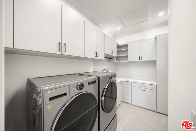 6336 Lindenhurst Avenue, Los Angeles CA: https://media.crmls.org/mediaz/6d27e1d5-f5cb-42bd-9edc-4a06a5c384b6.jpg