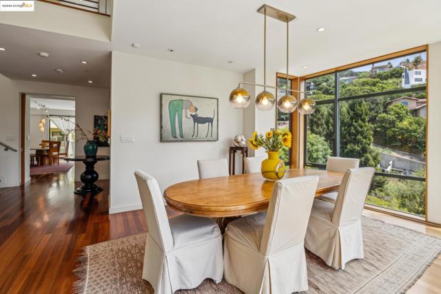 1015 Grand View Dr, Berkeley CA: https://media.crmls.org/mediaz/6d286128-d90d-4126-8298-e3b39911f3c9.jpg