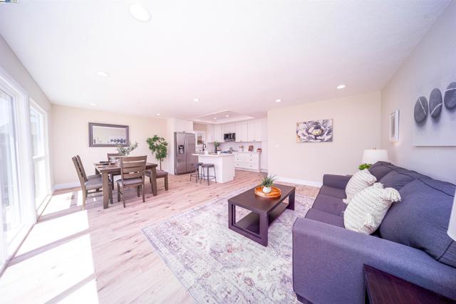 35459 Galen Pl, Fremont CA: https://media.crmls.org/mediaz/6d288a64-8bcb-48af-b3d1-067db226c127.jpg