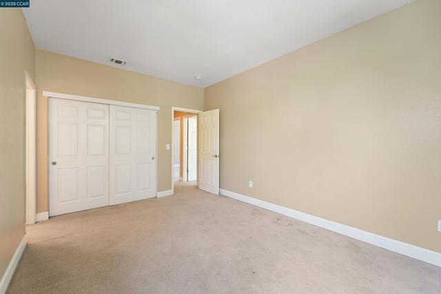 513 Lexington Dr, Vallejo CA: https://media.crmls.org/mediaz/6d289653-bf17-412a-9362-7d1404868883.jpg