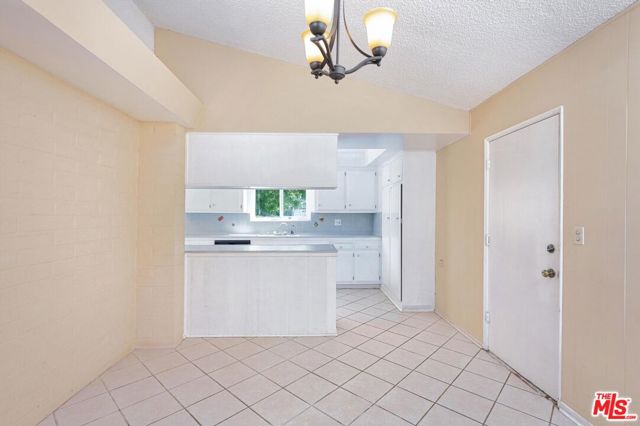 16739 Archwood Street photo 3
