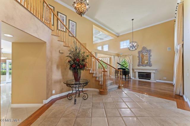 64 Highland Road, Simi Valley CA: https://media.crmls.org/mediaz/6d29d4c8-63bc-46ff-acfd-080bb65af87c.jpg