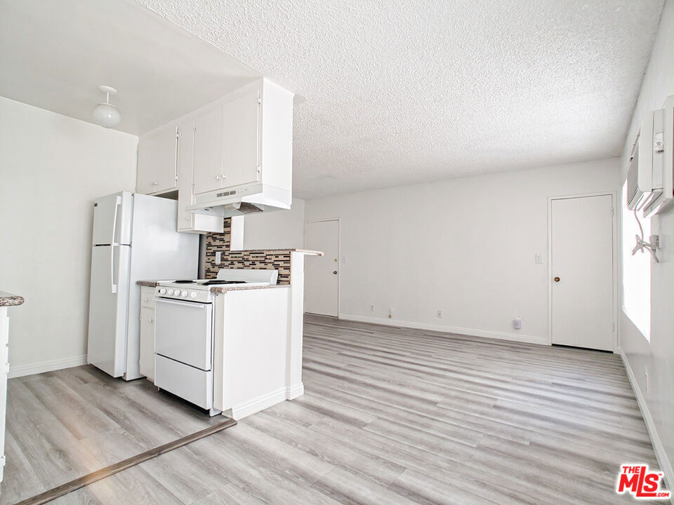 5656 La Mirada Avenue #7