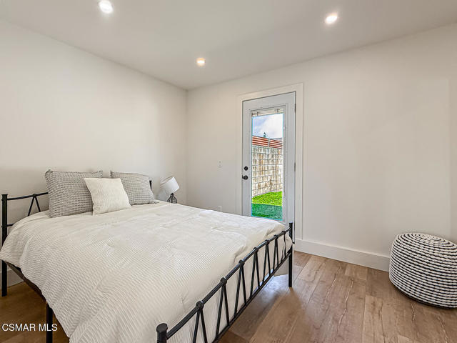 7530 Gaviota Avenue, Lake Balboa CA: https://media.crmls.org/mediaz/6d2b07e5-37aa-4c9a-b389-0fcb1beb2104.jpg