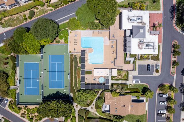 2207 Caminito Cabala, La Jolla CA: https://media.crmls.org/mediaz/6d2bfd2d-d95f-4489-8ada-c73b9821b242.jpg