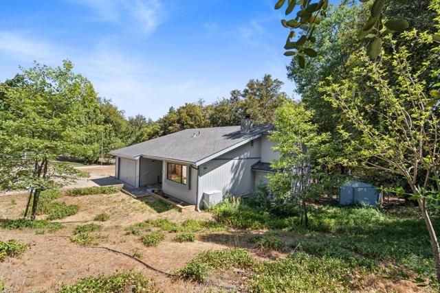 5041 Pine Ridge Avenue, Julian CA: https://media.crmls.org/mediaz/6d2ca764-187b-488a-adc6-dead2e34a28d.jpg