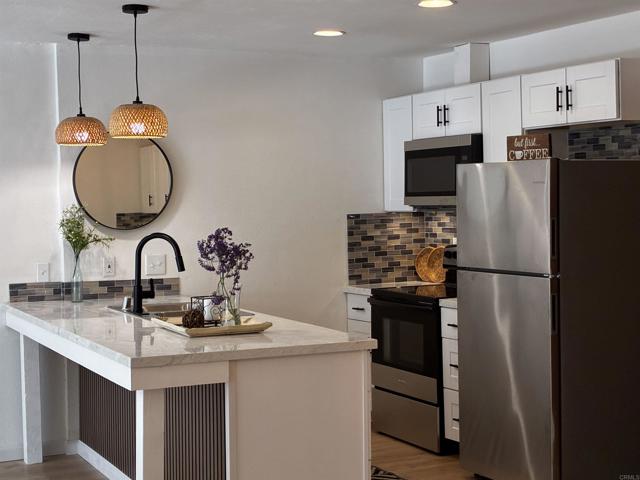 Detail Gallery Image 5 of 18 For 8034 Linda Vista Rd #1d,  San Diego,  CA 92111 - 2 Beds | 2 Baths