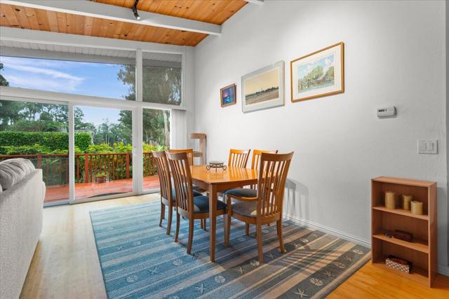 640 Rio Del Mar Boulevard, Aptos CA: https://media.crmls.org/mediaz/6d2d0838-cf90-472f-b22a-1ad7a14c30da.jpg