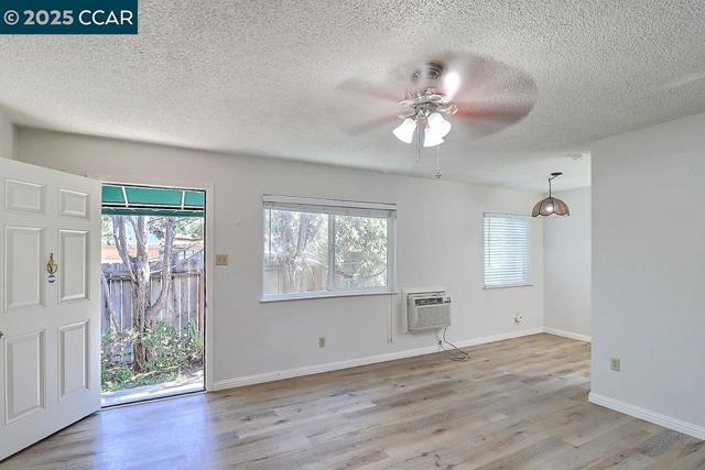 2465 Buena Vista Ave, Walnut Creek CA: https://media.crmls.org/mediaz/6d2d1d03-8776-4145-87bd-23f27d6cd123.jpg