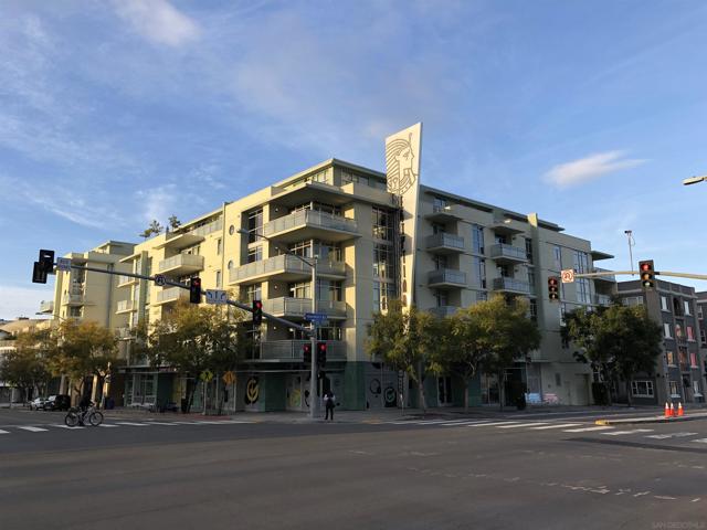 3812 Park Blvd, San Diego CA: https://media.crmls.org/mediaz/6d2d4ab5-6de8-4b5a-85e6-39ac36044b01.jpg