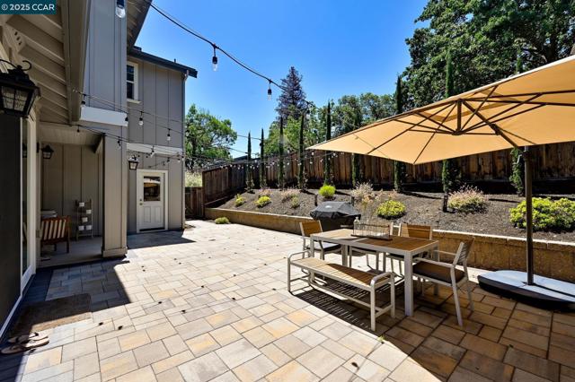 5540 Southbrook Drive, Clayton CA: https://media.crmls.org/mediaz/6d2efc11-a7ec-4e48-9d6f-2f9530ff078c.jpg
